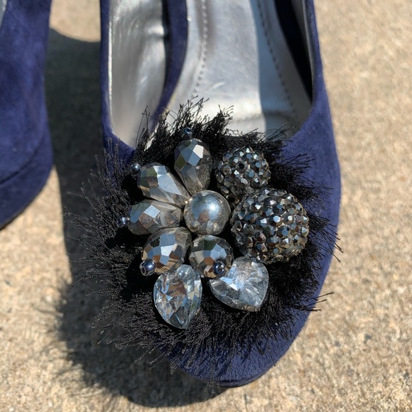 BCBGeneration Blue Scottie Embellished Pumps 8.5 - Picture 3 of 12